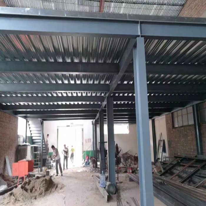 室内外扩建钢结构二层，室内阁楼二层扩建