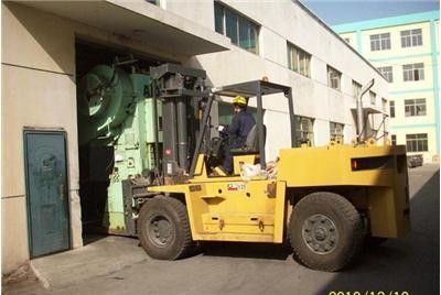 上海闸北宝山路叉车出租50吨汽车吊出租机器上楼吊装