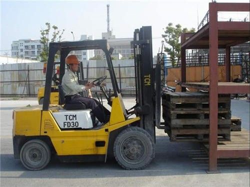 上海宝山吴淞码头叉车出租16吨汽车吊出租货物装卸吊装