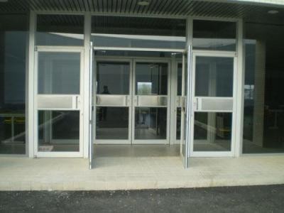 西城区专业换玻璃门门把手换皇冠地弹簧