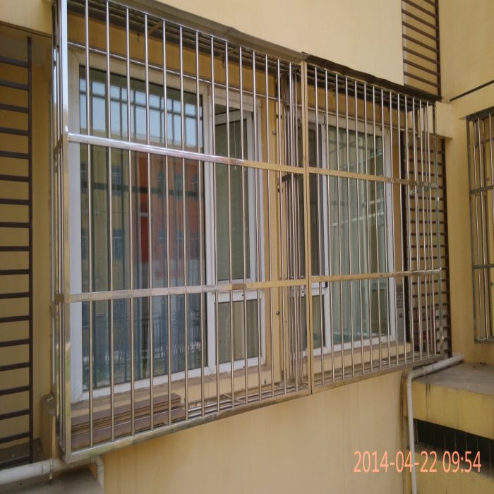 北京西城德胜门不锈钢防护窗护网安装防盗门