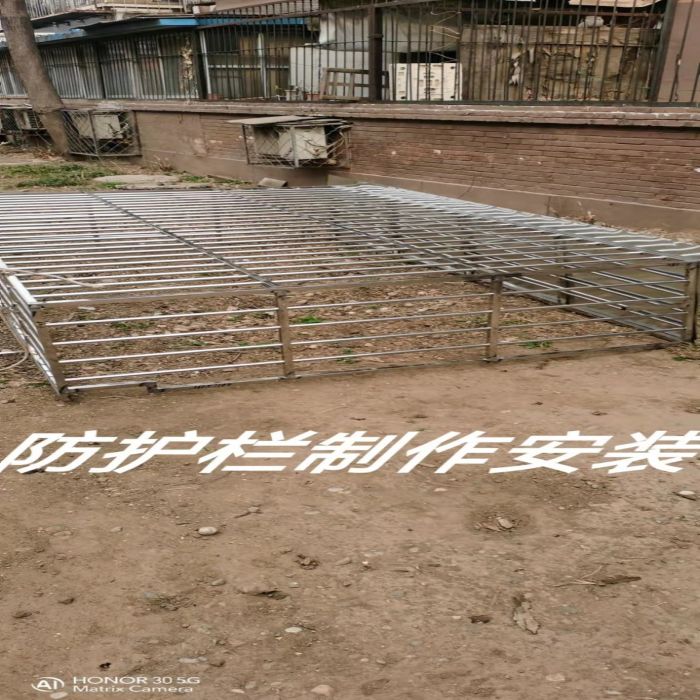 北京东城灯市口安装阳台防护窗护栏安装防盗门防火门