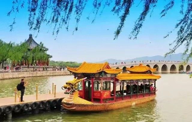 孩子们最爱的皇家御河游船，一路上的美景真是太美了！