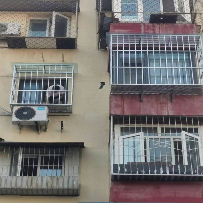 北京西城复兴门定做防盗窗防盗门安装阳台护栏护网围栏