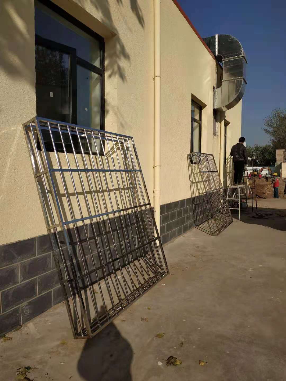 北京西城区西便门安装窗户防盗窗护窗阳台护栏围栏