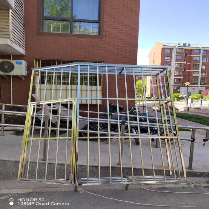 北京东城五道口阳台护栏安装窗户防盗窗护窗定做防盗门