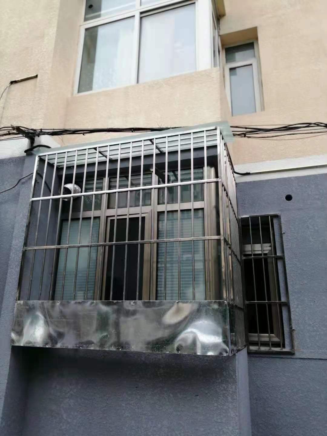 北京西城展览路阳台护网安装窗户防盗窗护窗防盗门